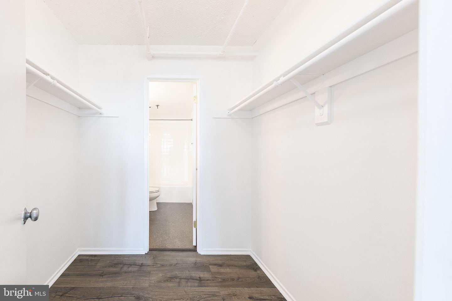 5911 EDSALL RD #912, ALEXANDRIA, Virginia 22304, 2 Bedrooms Bedrooms, ,2 BathroomsBathrooms,Residential,For sale,5911 EDSALL RD #912,VAAX2051392 MLS # VAAX2051392