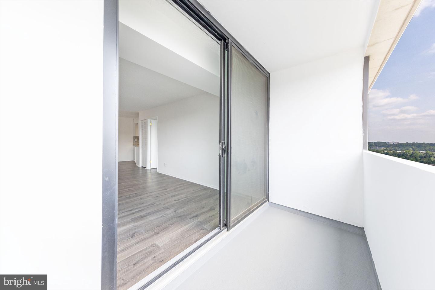 5911 EDSALL RD #912, ALEXANDRIA, Virginia 22304, 2 Bedrooms Bedrooms, ,2 BathroomsBathrooms,Residential,For sale,5911 EDSALL RD #912,VAAX2051392 MLS # VAAX2051392