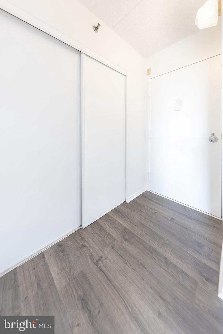 5911 EDSALL RD #912, ALEXANDRIA, Virginia 22304, 2 Bedrooms Bedrooms, ,2 BathroomsBathrooms,Residential,For sale,5911 EDSALL RD #912,VAAX2051392 MLS # VAAX2051392