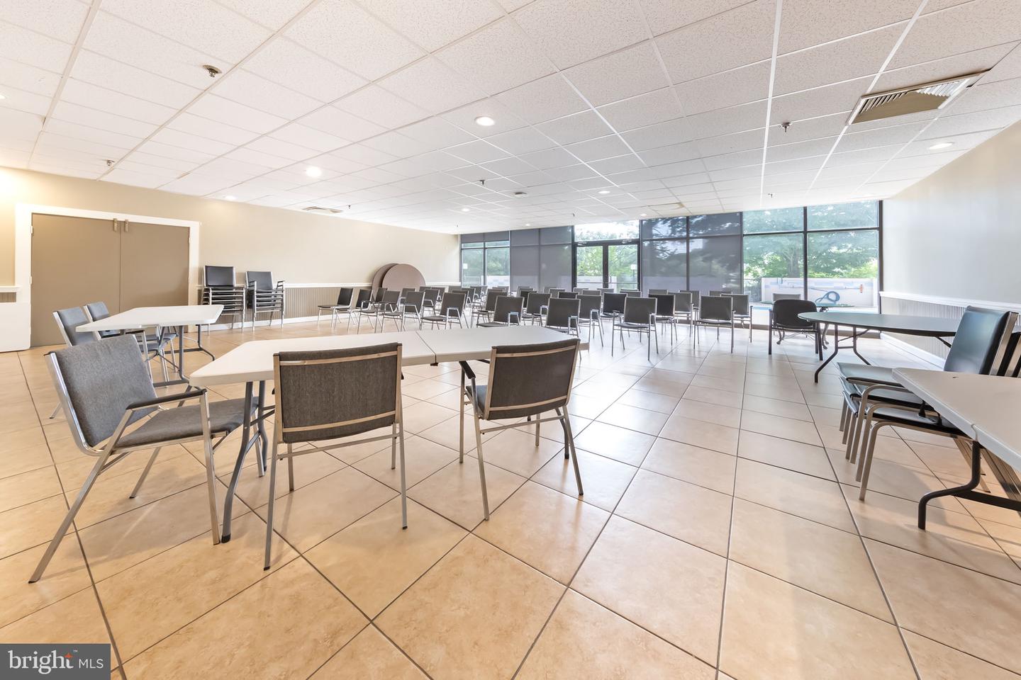 5911 EDSALL RD #912, ALEXANDRIA, Virginia 22304, 2 Bedrooms Bedrooms, ,2 BathroomsBathrooms,Residential,For sale,5911 EDSALL RD #912,VAAX2051392 MLS # VAAX2051392