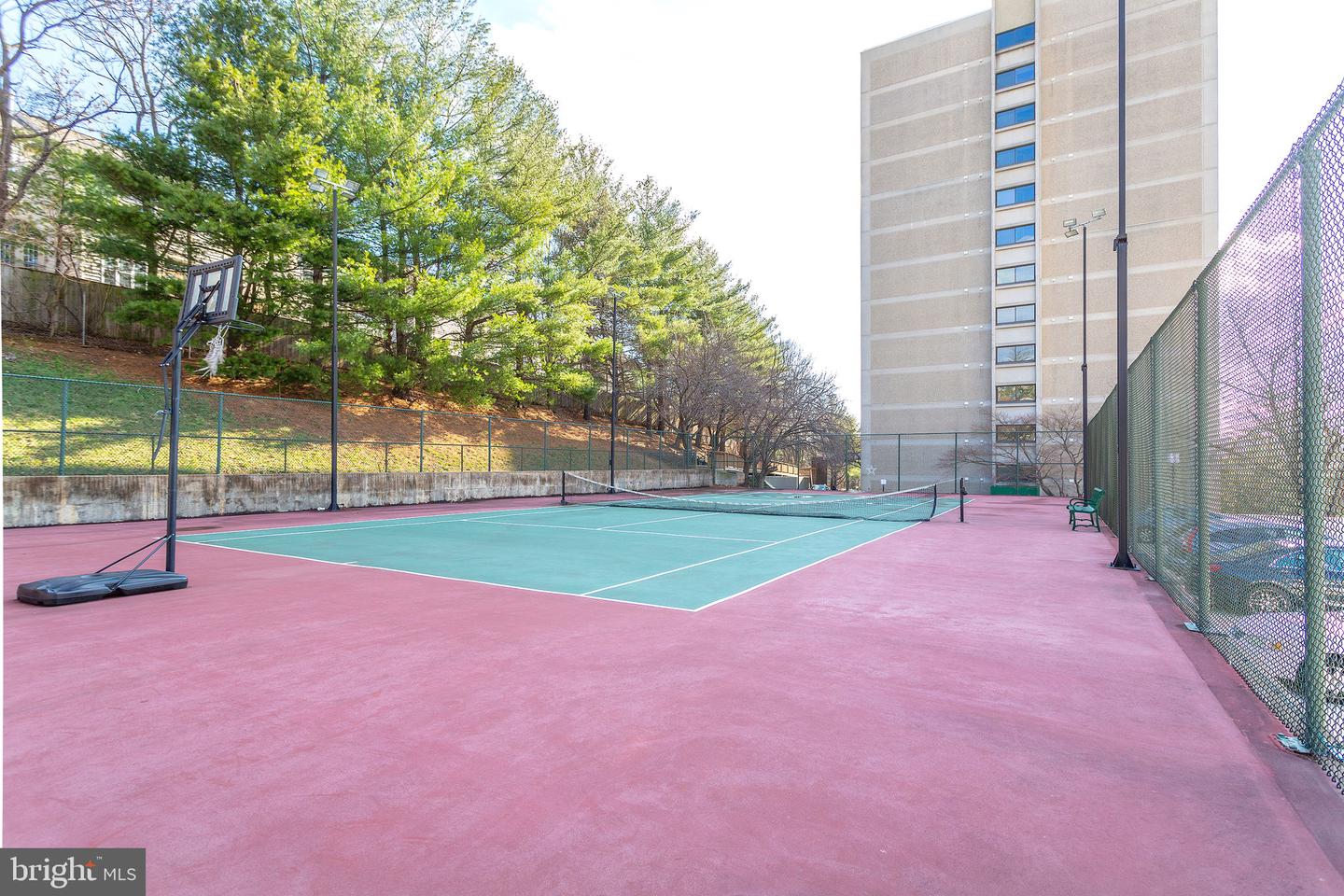 5911 EDSALL RD #912, ALEXANDRIA, Virginia 22304, 2 Bedrooms Bedrooms, ,2 BathroomsBathrooms,Residential,For sale,5911 EDSALL RD #912,VAAX2051392 MLS # VAAX2051392