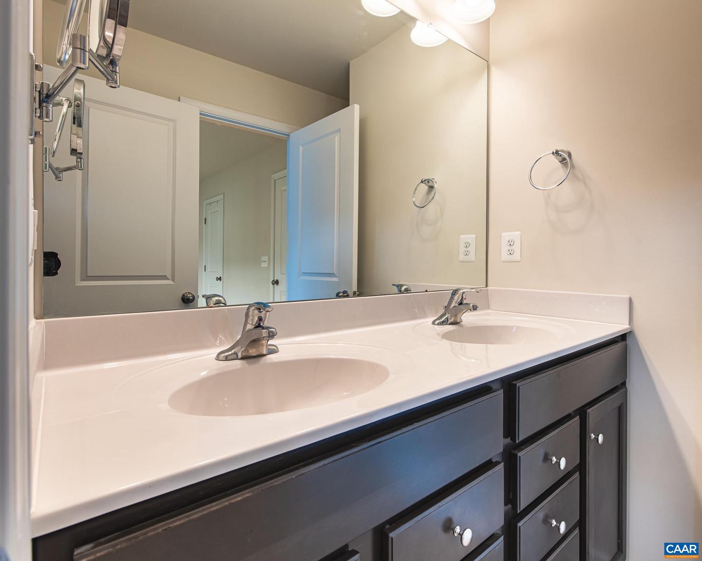 236 WILLOWSHIRE CT, WAYNESBORO, Virginia 22980, 3 Bedrooms Bedrooms, ,2 BathroomsBathrooms,Residential,For sale,236 WILLOWSHIRE CT,670611 MLS # 670611