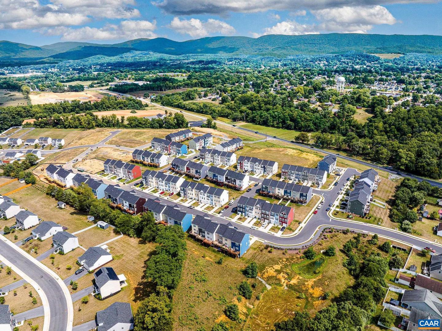 236 WILLOWSHIRE CT, WAYNESBORO, Virginia 22980, 3 Bedrooms Bedrooms, ,2 BathroomsBathrooms,Residential,For sale,236 WILLOWSHIRE CT,670611 MLS # 670611