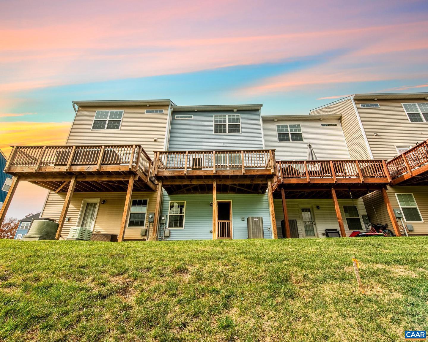 236 WILLOWSHIRE CT, WAYNESBORO, Virginia 22980, 3 Bedrooms Bedrooms, ,2 BathroomsBathrooms,Residential,For sale,236 WILLOWSHIRE CT,670611 MLS # 670611