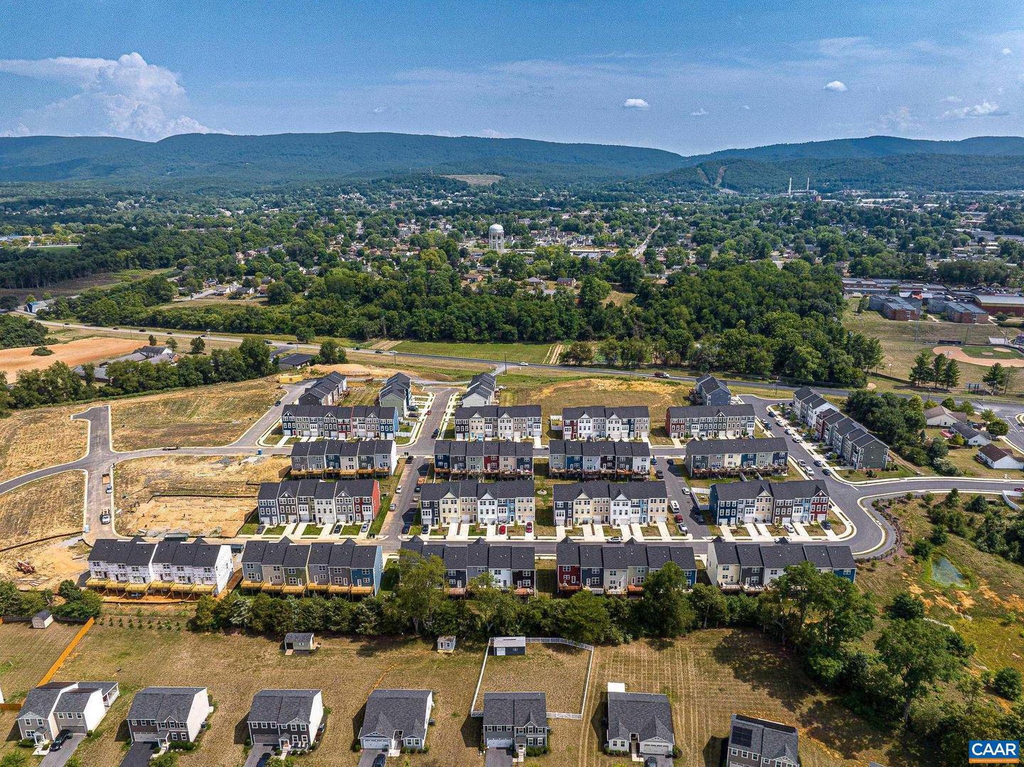 236 WILLOWSHIRE CT, WAYNESBORO, Virginia 22980, 3 Bedrooms Bedrooms, ,2 BathroomsBathrooms,Residential,For sale,236 WILLOWSHIRE CT,670611 MLS # 670611