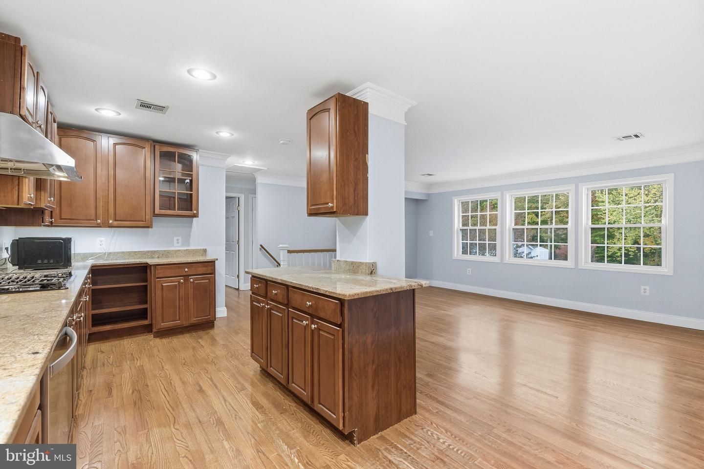 14504 FULLERTON RD, WOODBRIDGE, Virginia 22193, 5 Bedrooms Bedrooms, ,3 BathroomsBathrooms,Residential,For sale,14504 FULLERTON RD,VAPW2107096 MLS # VAPW2107096
