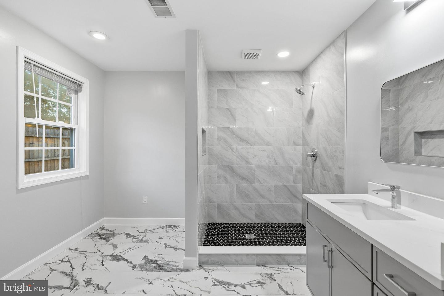 14504 FULLERTON RD, WOODBRIDGE, Virginia 22193, 5 Bedrooms Bedrooms, ,3 BathroomsBathrooms,Residential,For sale,14504 FULLERTON RD,VAPW2107096 MLS # VAPW2107096