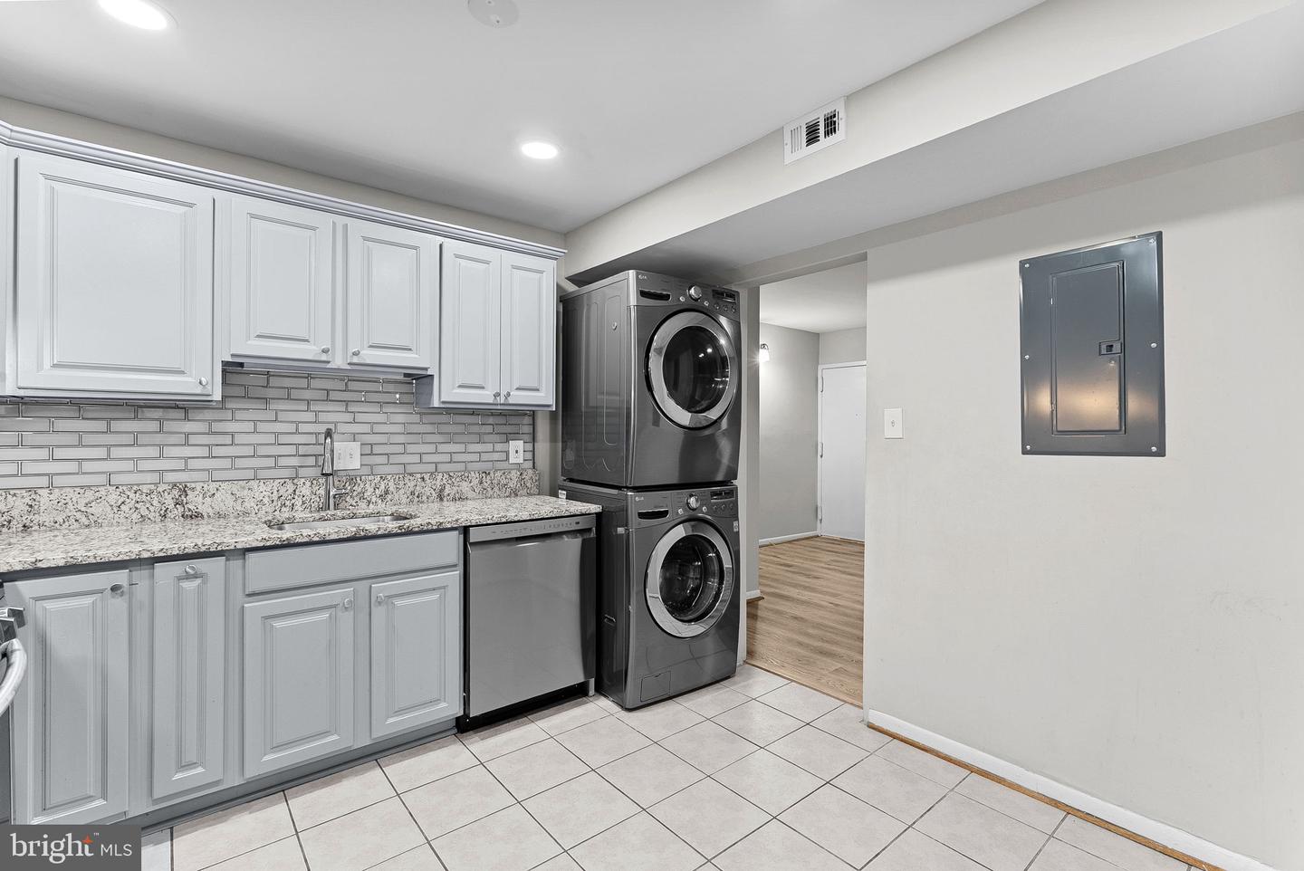 11808 BRETON CT #12C, RESTON, Virginia 20191, 2 Bedrooms Bedrooms, 4 Rooms Rooms,1 BathroomBathrooms,Residential,For sale,11808 BRETON CT #12C,VAFX2277236 MLS # VAFX2277236