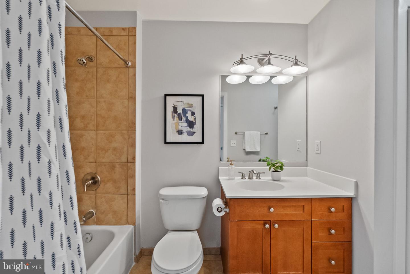 2120 VERMONT AVE NW #411, WASHINGTON, District Of Columbia 20001, 1 Bedroom Bedrooms, ,1 BathroomBathrooms,Residential,For sale,2120 VERMONT AVE NW #411,DCDC2229966 MLS # DCDC2229966