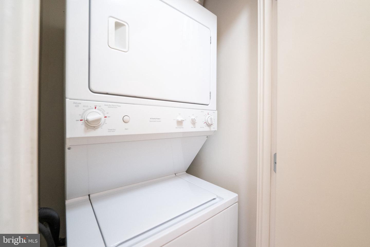 2120 VERMONT AVE NW #411, WASHINGTON, District Of Columbia 20001, 1 Bedroom Bedrooms, ,1 BathroomBathrooms,Residential,For sale,2120 VERMONT AVE NW #411,DCDC2229966 MLS # DCDC2229966