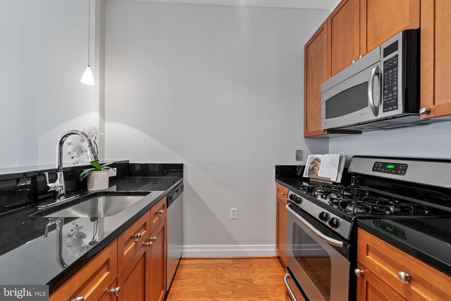 2120 VERMONT AVE NW #411, WASHINGTON, District Of Columbia 20001, 1 Bedroom Bedrooms, ,1 BathroomBathrooms,Residential,For sale,2120 VERMONT AVE NW #411,DCDC2229966 MLS # DCDC2229966