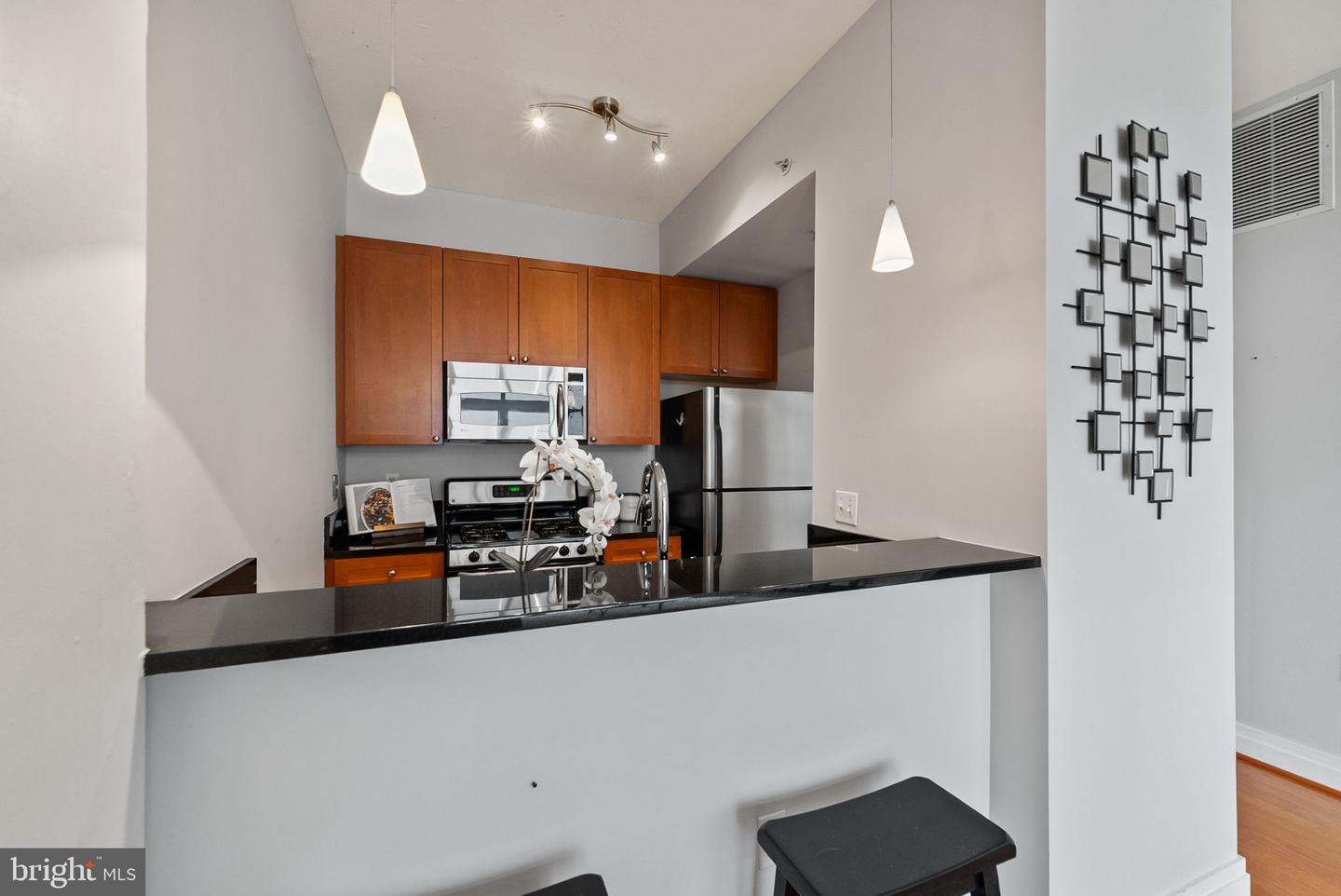 2120 VERMONT AVE NW #411, WASHINGTON, District Of Columbia 20001, 1 Bedroom Bedrooms, ,1 BathroomBathrooms,Residential,For sale,2120 VERMONT AVE NW #411,DCDC2229966 MLS # DCDC2229966