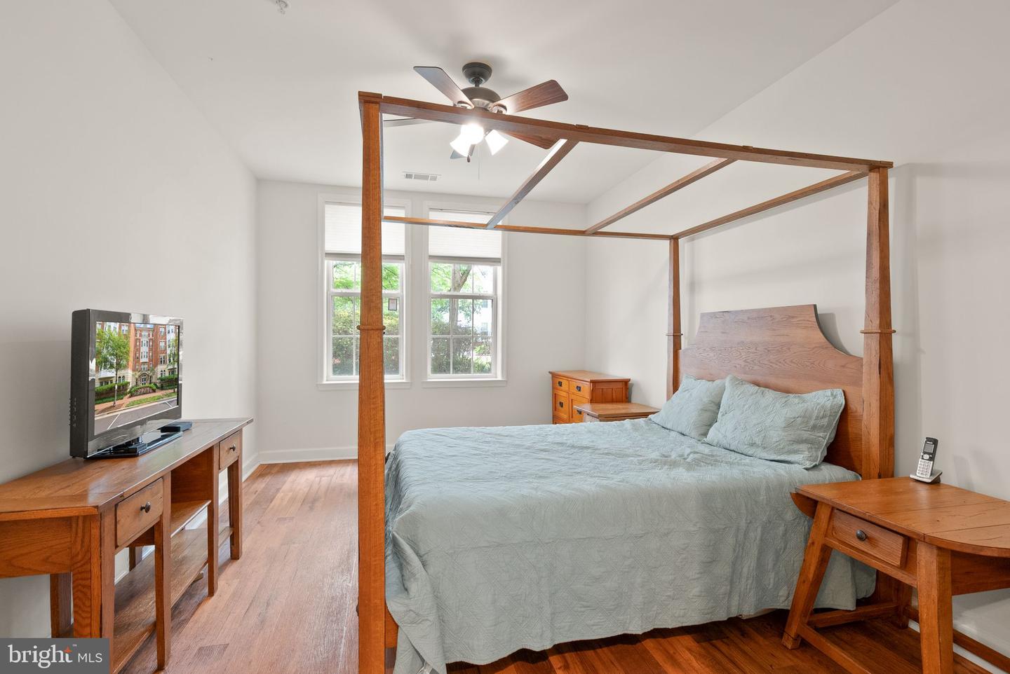 400 CAMERON STATION BLVD #105, ALEXANDRIA, Virginia 22304, 2 Bedrooms Bedrooms, ,2 BathroomsBathrooms,Residential,For sale,400 CAMERON STATION BLVD #105,VAAX2044682 MLS # VAAX2044682