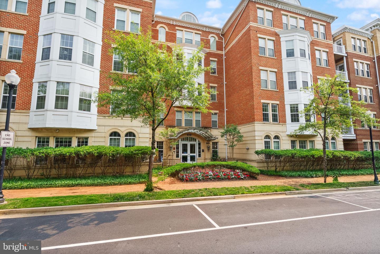 400 CAMERON STATION BLVD #105, ALEXANDRIA, Virginia 22304, 2 Bedrooms Bedrooms, ,2 BathroomsBathrooms,Residential,For sale,400 CAMERON STATION BLVD #105,VAAX2044682 MLS # VAAX2044682