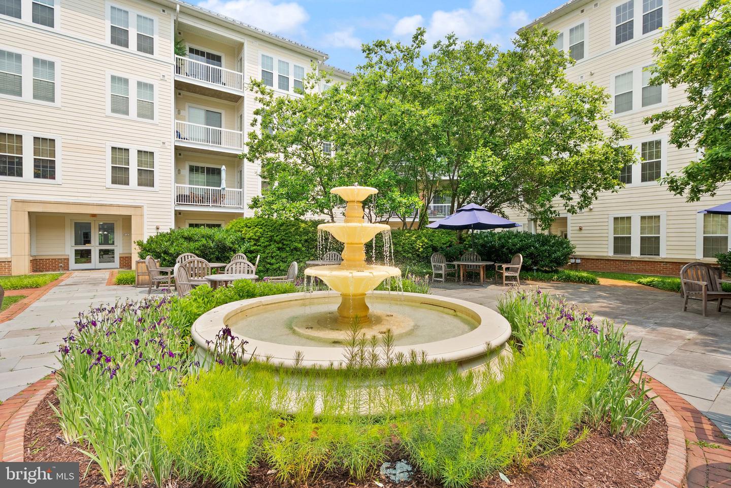 400 CAMERON STATION BLVD #105, ALEXANDRIA, Virginia 22304, 2 Bedrooms Bedrooms, ,2 BathroomsBathrooms,Residential,For sale,400 CAMERON STATION BLVD #105,VAAX2044682 MLS # VAAX2044682