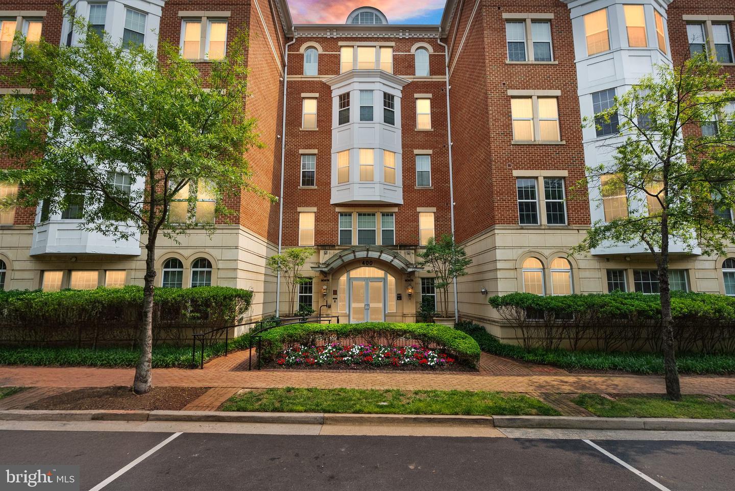400 CAMERON STATION BLVD #105, ALEXANDRIA, Virginia 22304, 2 Bedrooms Bedrooms, ,2 BathroomsBathrooms,Residential,For sale,400 CAMERON STATION BLVD #105,VAAX2044682 MLS # VAAX2044682