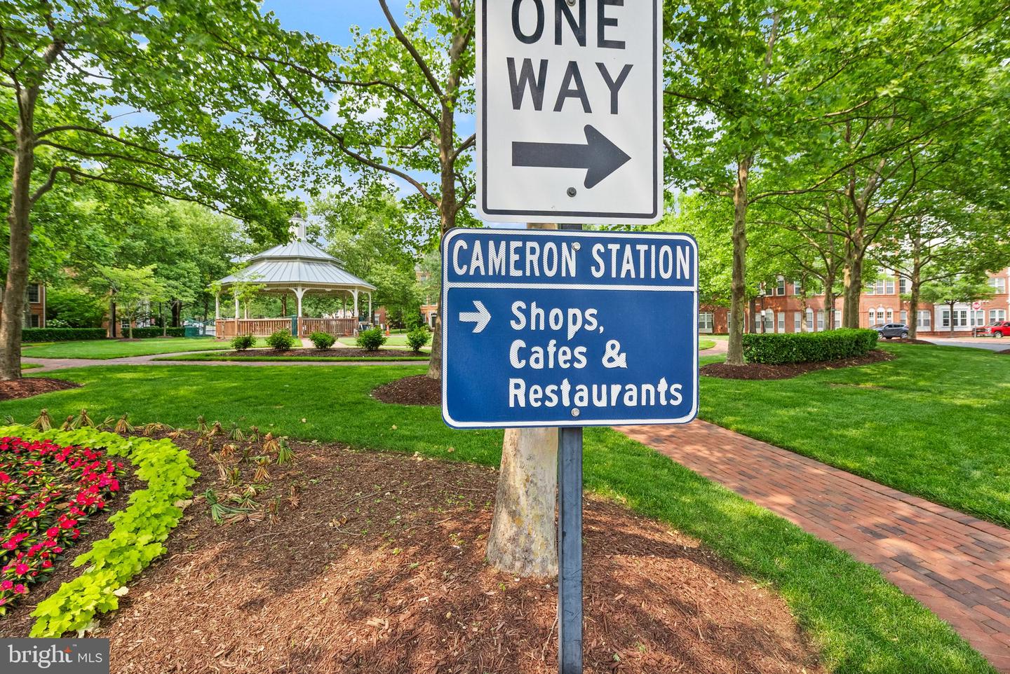 400 CAMERON STATION BLVD #105, ALEXANDRIA, Virginia 22304, 2 Bedrooms Bedrooms, ,2 BathroomsBathrooms,Residential,For sale,400 CAMERON STATION BLVD #105,VAAX2044682 MLS # VAAX2044682