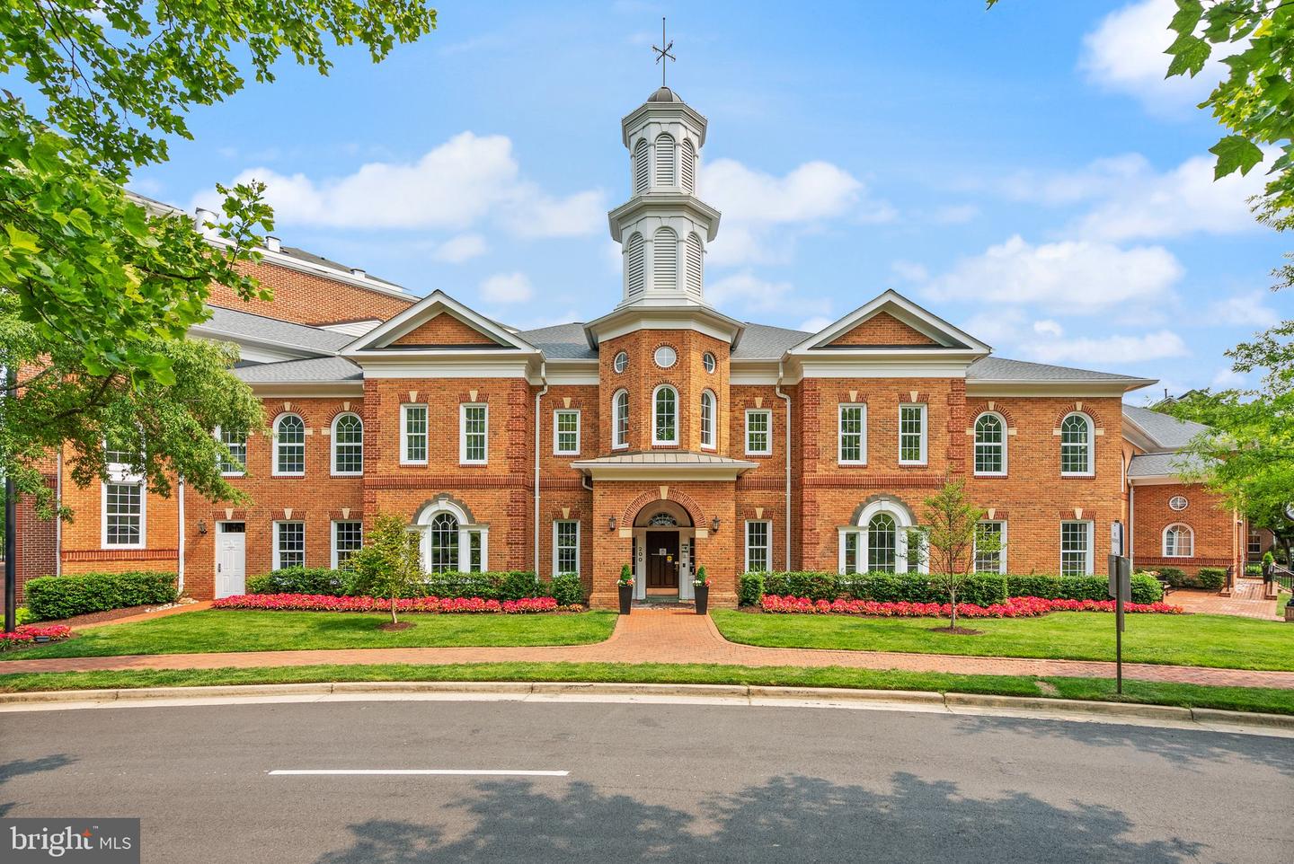 400 CAMERON STATION BLVD #105, ALEXANDRIA, Virginia 22304, 2 Bedrooms Bedrooms, ,2 BathroomsBathrooms,Residential,For sale,400 CAMERON STATION BLVD #105,VAAX2044682 MLS # VAAX2044682