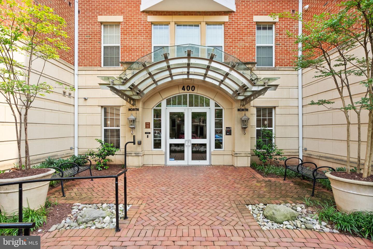 400 CAMERON STATION BLVD #105, ALEXANDRIA, Virginia 22304, 2 Bedrooms Bedrooms, ,2 BathroomsBathrooms,Residential,For sale,400 CAMERON STATION BLVD #105,VAAX2044682 MLS # VAAX2044682