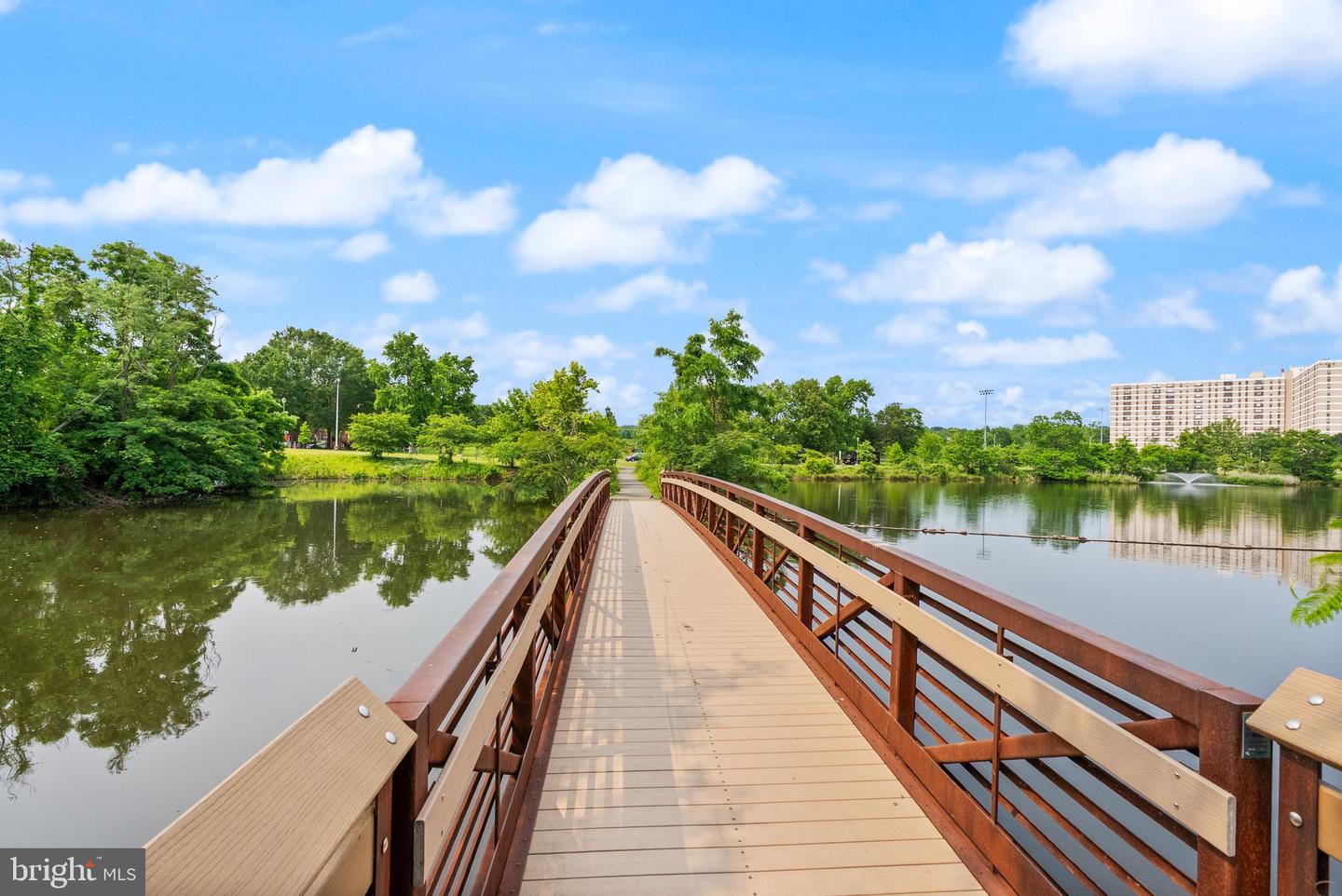 400 CAMERON STATION BLVD #105, ALEXANDRIA, Virginia 22304, 2 Bedrooms Bedrooms, ,2 BathroomsBathrooms,Residential,For sale,400 CAMERON STATION BLVD #105,VAAX2044682 MLS # VAAX2044682