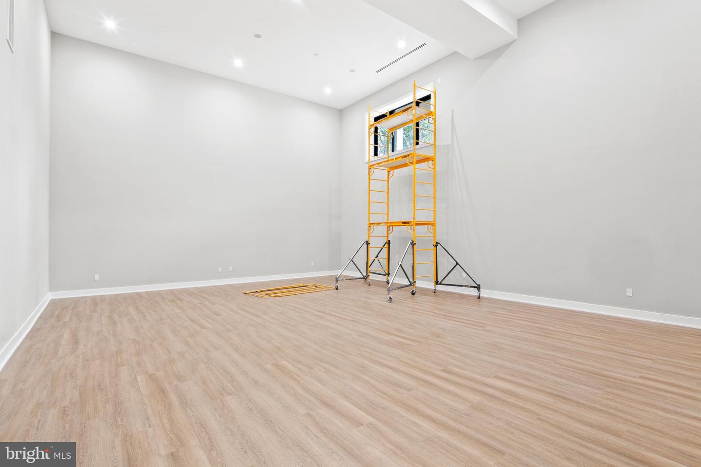 1205 CREST LN, MCLEAN, Virginia 22101, 7 Bedrooms Bedrooms, ,8 BathroomsBathrooms,Residential,For sale,1205 CREST LN,VAFX2244350 MLS # VAFX2244350 1205 CREST LN, MCLEAN, Virginia 22101, 7 Bedrooms Bedrooms, ,8 BathroomsBathrooms,Residential,For sale,1205 CREST LN,VAFX2244350 MLS # VAFX2244350