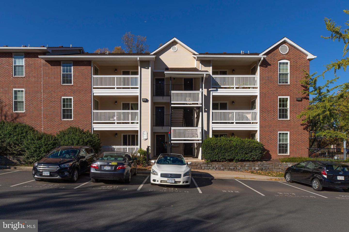 1543 LINCOLN WAY #301B, MCLEAN, Virginia 22102, 2 Bedrooms Bedrooms, ,2 BathroomsBathrooms,Residential,For sale,1543 LINCOLN WAY #301B,VAFX2246390 MLS # VAFX2246390 1543 LINCOLN WAY #301B, MCLEAN, Virginia 22102, 2 Bedrooms Bedrooms, ,2 BathroomsBathrooms,Residential,For sale,1543 LINCOLN WAY #301B,VAFX2246390 MLS # VAFX2246390