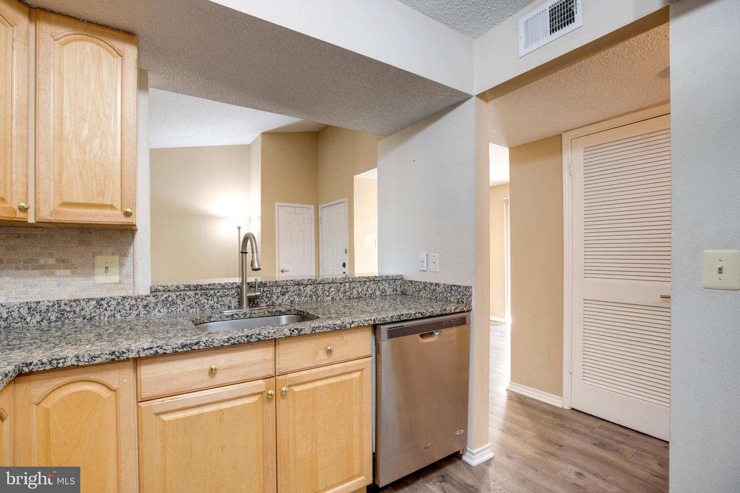 1543 LINCOLN WAY #301B, MCLEAN, Virginia 22102, 2 Bedrooms Bedrooms, ,2 BathroomsBathrooms,Residential,For sale,1543 LINCOLN WAY #301B,VAFX2246390 MLS # VAFX2246390 1543 LINCOLN WAY #301B, MCLEAN, Virginia 22102, 2 Bedrooms Bedrooms, ,2 BathroomsBathrooms,Residential,For sale,1543 LINCOLN WAY #301B,VAFX2246390 MLS # VAFX2246390