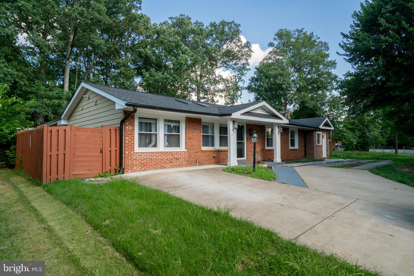 1114 S DICKENSON AVE, STERLING, Virginia 20164, 4 Bedrooms Bedrooms, 7 Rooms Rooms,2 BathroomsBathrooms,Residential,For sale,1114 S DICKENSON AVE,VALO2099740 MLS # VALO2099740