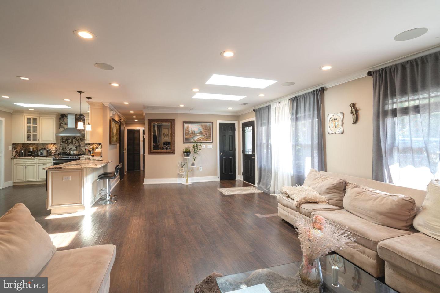 1114 S DICKENSON AVE, STERLING, Virginia 20164, 4 Bedrooms Bedrooms, 7 Rooms Rooms,2 BathroomsBathrooms,Residential,For sale,1114 S DICKENSON AVE,VALO2099740 MLS # VALO2099740