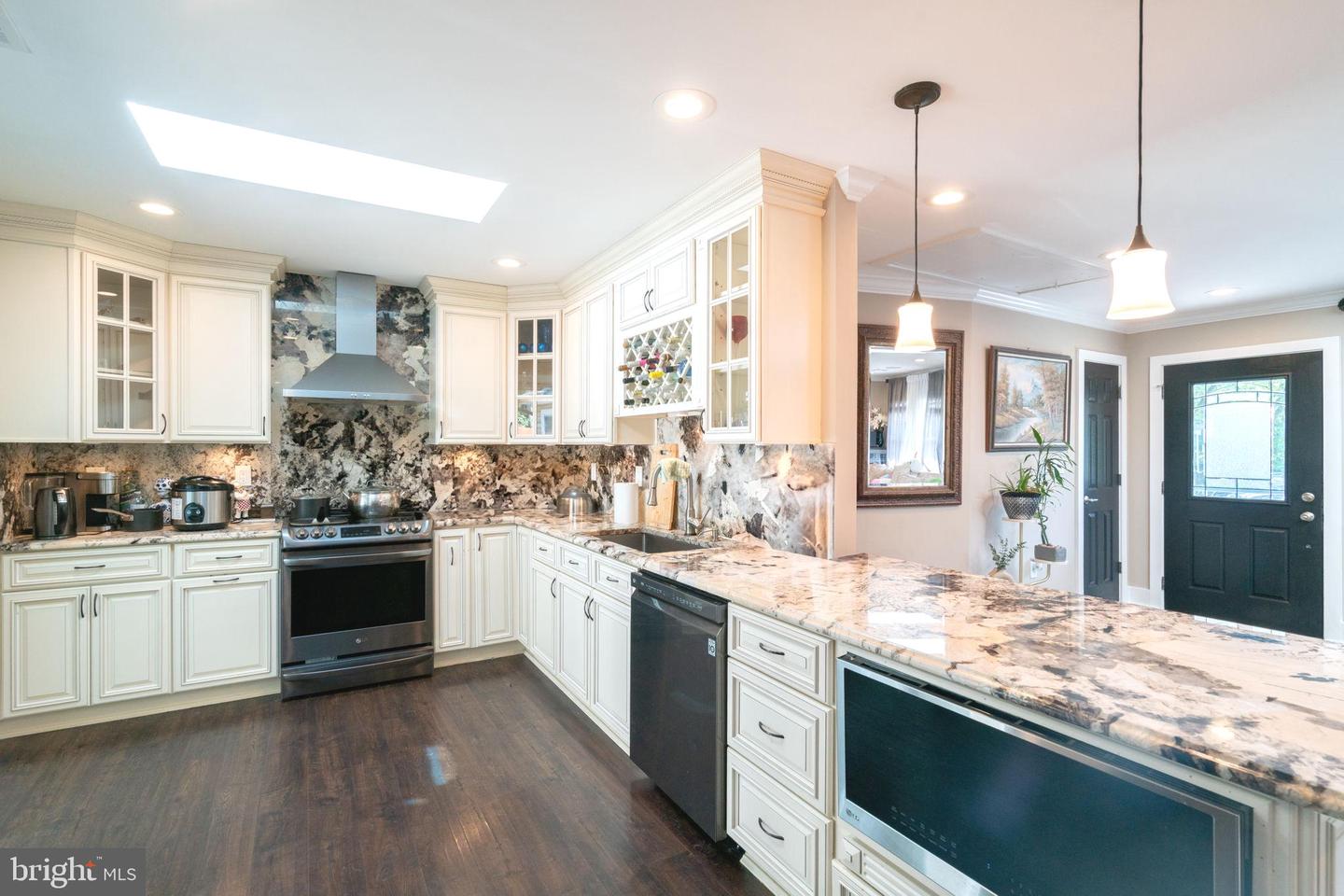 1114 S DICKENSON AVE, STERLING, Virginia 20164, 4 Bedrooms Bedrooms, 7 Rooms Rooms,2 BathroomsBathrooms,Residential,For sale,1114 S DICKENSON AVE,VALO2099740 MLS # VALO2099740