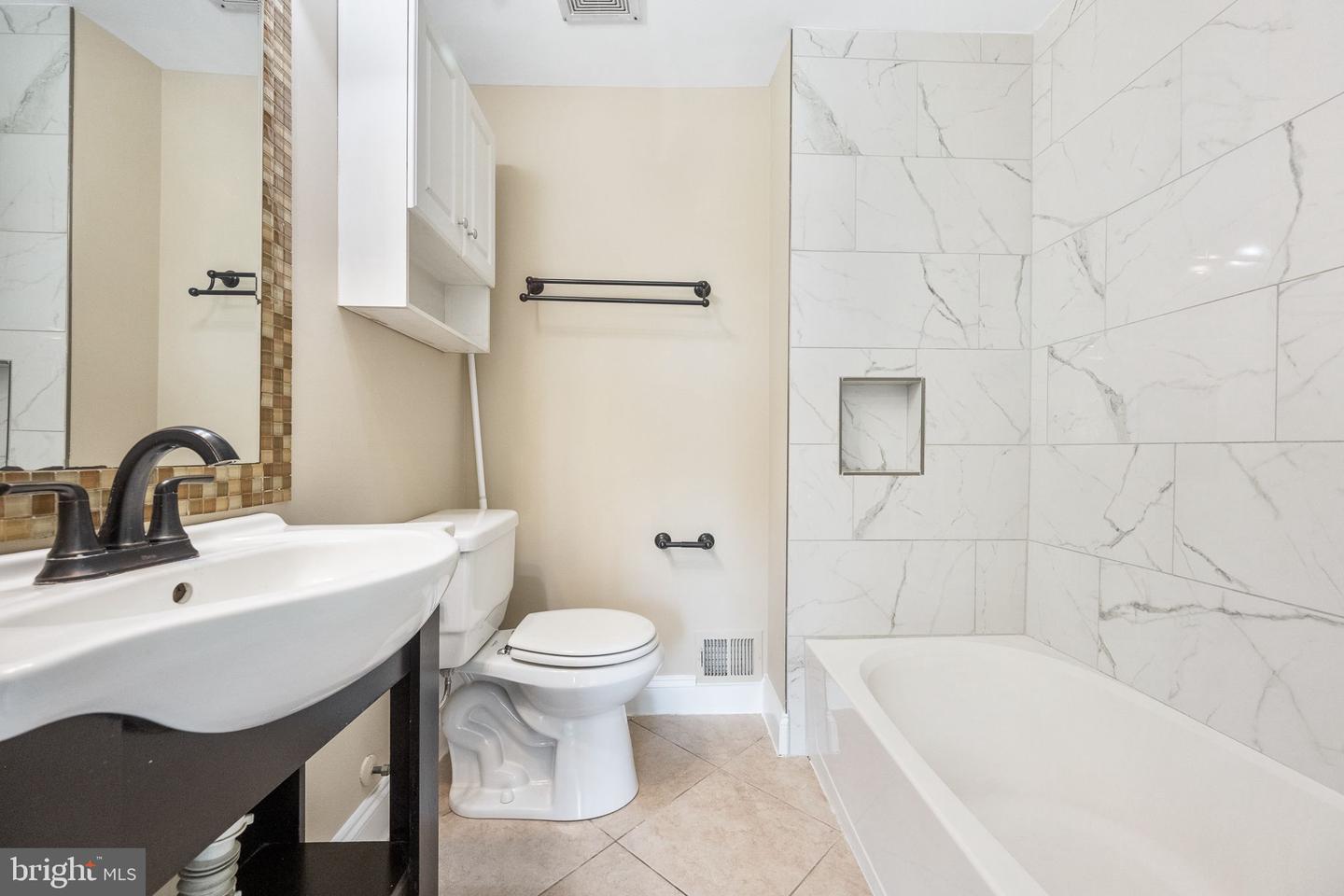 86 SUGARLAND RUN DR, STERLING, Virginia 20164, 3 Bedrooms Bedrooms, ,3 BathroomsBathrooms,Residential,For sale,86 SUGARLAND RUN DR,VALO2100832 MLS # VALO2100832