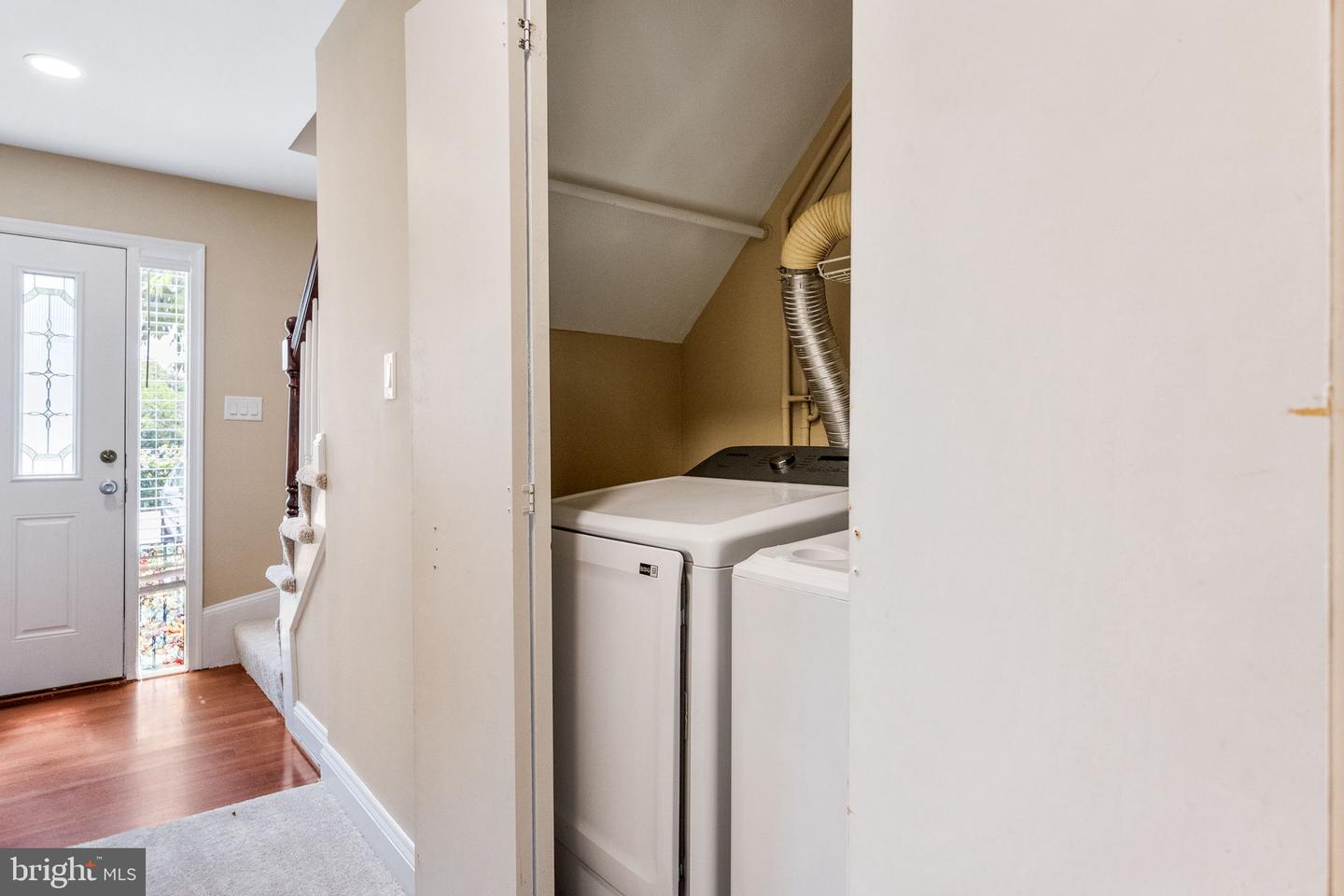 86 SUGARLAND RUN DR, STERLING, Virginia 20164, 3 Bedrooms Bedrooms, ,3 BathroomsBathrooms,Residential,For sale,86 SUGARLAND RUN DR,VALO2100832 MLS # VALO2100832