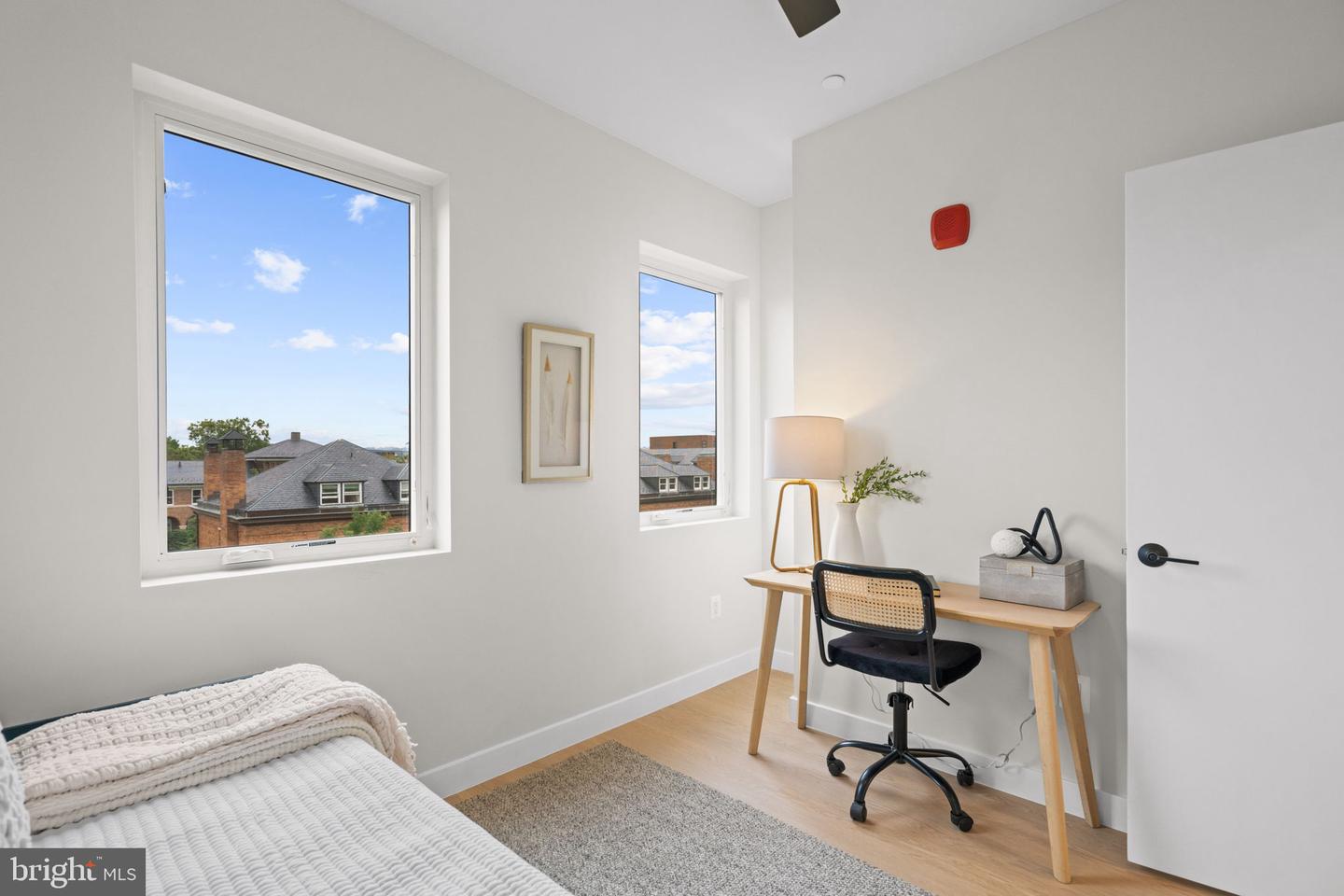 733 8TH ST SE #303, WASHINGTON, District Of Columbia 20003, 2 Bedrooms Bedrooms, ,1 BathroomBathrooms,Residential,For sale,733 8TH ST SE #303,DCDC2211750 MLS # DCDC2211750