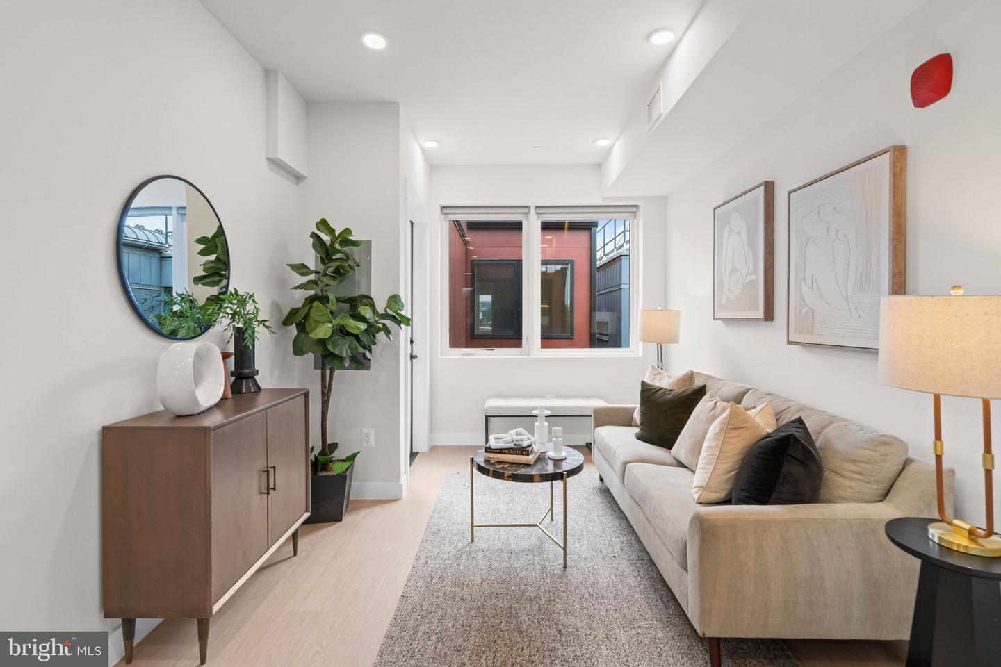 733 8TH ST SE #303, WASHINGTON, District Of Columbia 20003, 2 Bedrooms Bedrooms, ,1 BathroomBathrooms,Residential,For sale,733 8TH ST SE #303,DCDC2211750 MLS # DCDC2211750