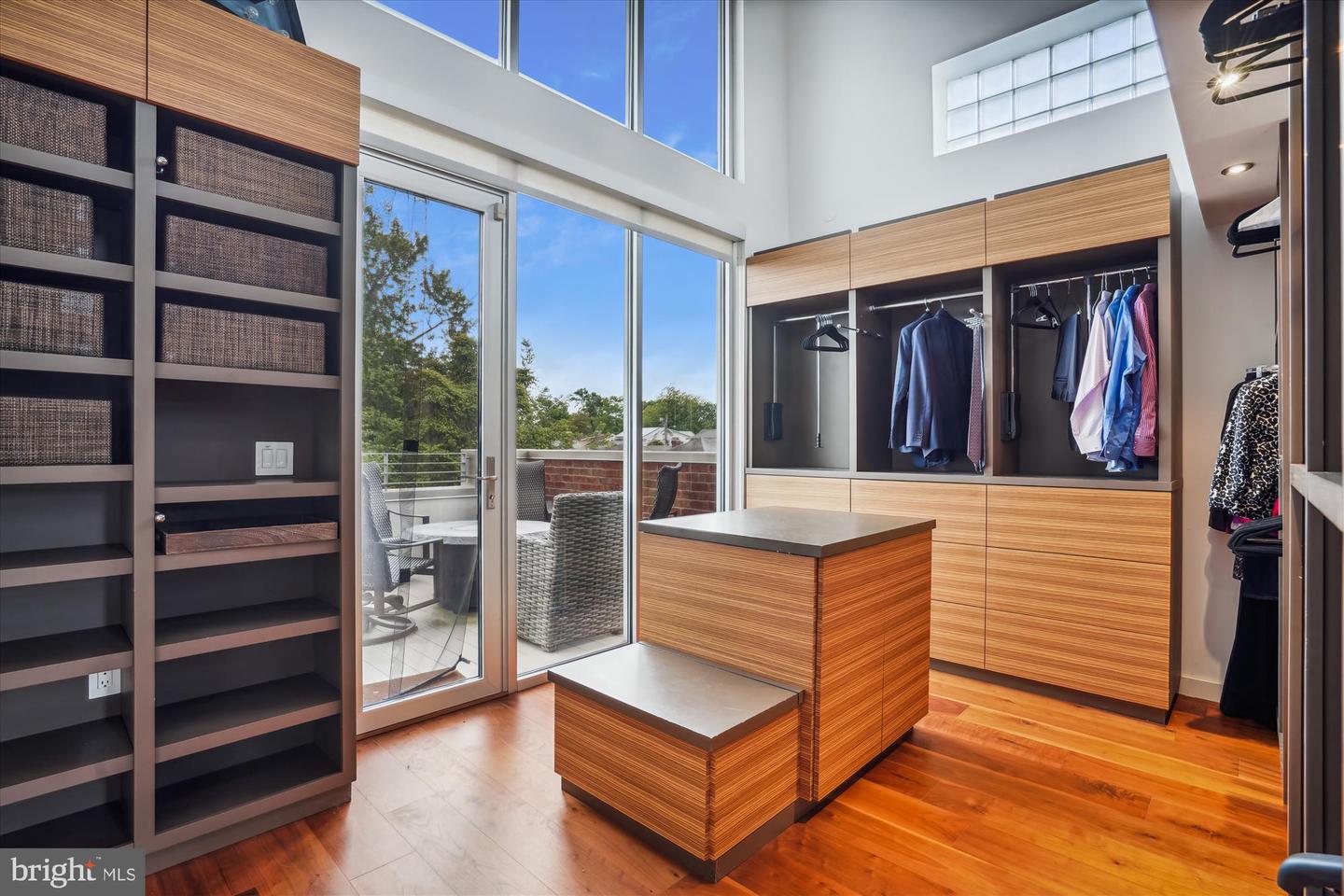 2713 MOUNT VERNON AVE, ALEXANDRIA, Virginia 22301, 2 Bedrooms Bedrooms, ,2 BathroomsBathrooms,Residential,For sale,2713 MOUNT VERNON AVE,VAAX2048266 MLS # VAAX2048266 2713 MOUNT VERNON AVE, ALEXANDRIA, Virginia 22301, 2 Bedrooms Bedrooms, ,2 BathroomsBathrooms,Residential,For sale,2713 MOUNT VERNON AVE,VAAX2048266 MLS # VAAX2048266