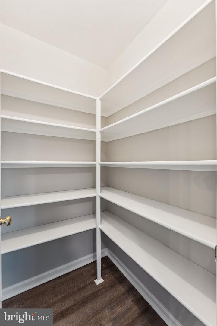 3836 BRIGHTON CT, ALEXANDRIA, Virginia 22305, 4 Bedrooms Bedrooms, ,2 BathroomsBathrooms,Residential,For sale,3836 BRIGHTON CT,VAAX2048382 MLS # VAAX2048382