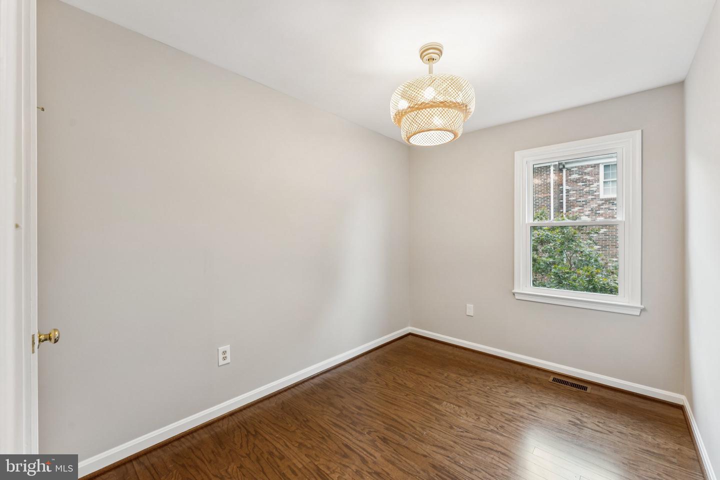 3836 BRIGHTON CT, ALEXANDRIA, Virginia 22305, 4 Bedrooms Bedrooms, ,2 BathroomsBathrooms,Residential,For sale,3836 BRIGHTON CT,VAAX2048382 MLS # VAAX2048382