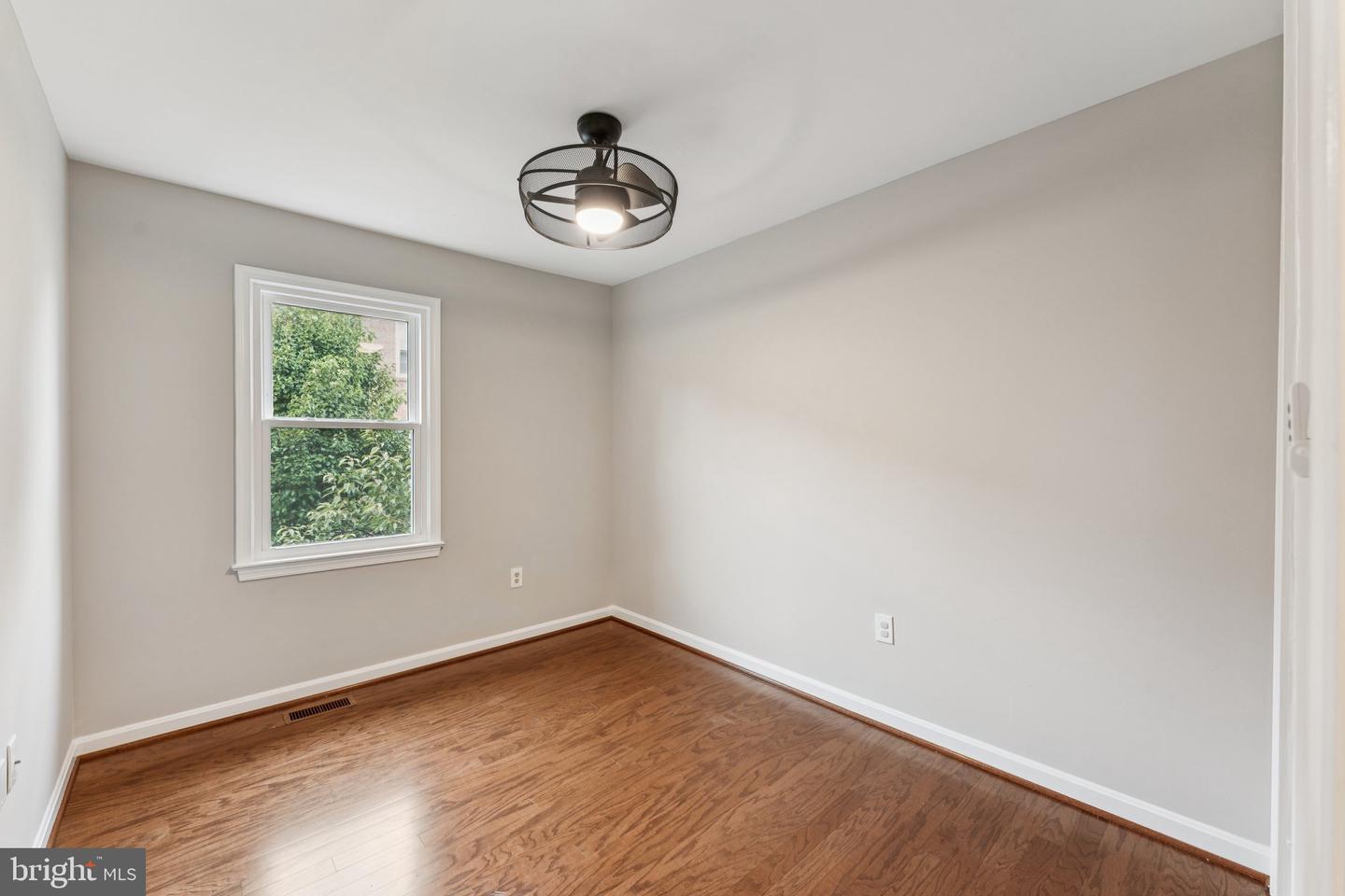 3836 BRIGHTON CT, ALEXANDRIA, Virginia 22305, 4 Bedrooms Bedrooms, ,2 BathroomsBathrooms,Residential,For sale,3836 BRIGHTON CT,VAAX2048382 MLS # VAAX2048382