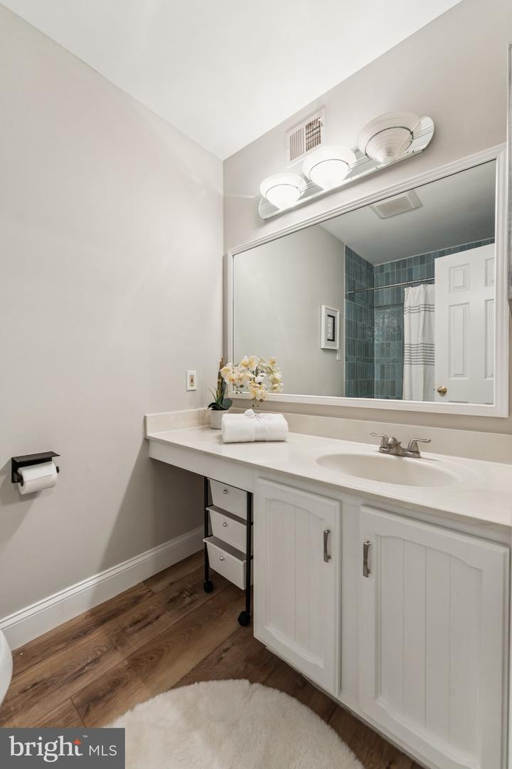 3836 BRIGHTON CT, ALEXANDRIA, Virginia 22305, 4 Bedrooms Bedrooms, ,2 BathroomsBathrooms,Residential,For sale,3836 BRIGHTON CT,VAAX2048382 MLS # VAAX2048382