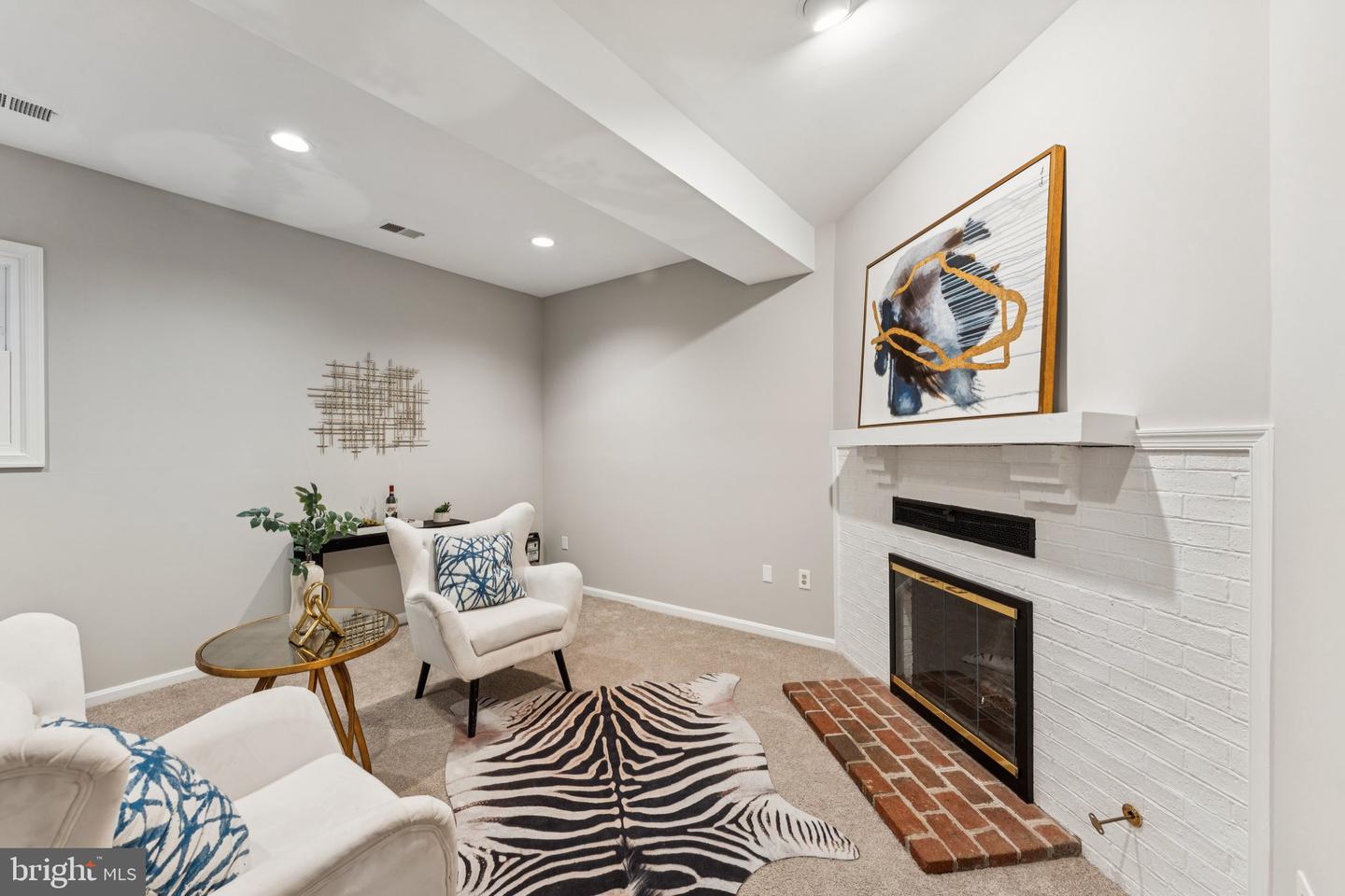 3836 BRIGHTON CT, ALEXANDRIA, Virginia 22305, 4 Bedrooms Bedrooms, ,2 BathroomsBathrooms,Residential,For sale,3836 BRIGHTON CT,VAAX2048382 MLS # VAAX2048382