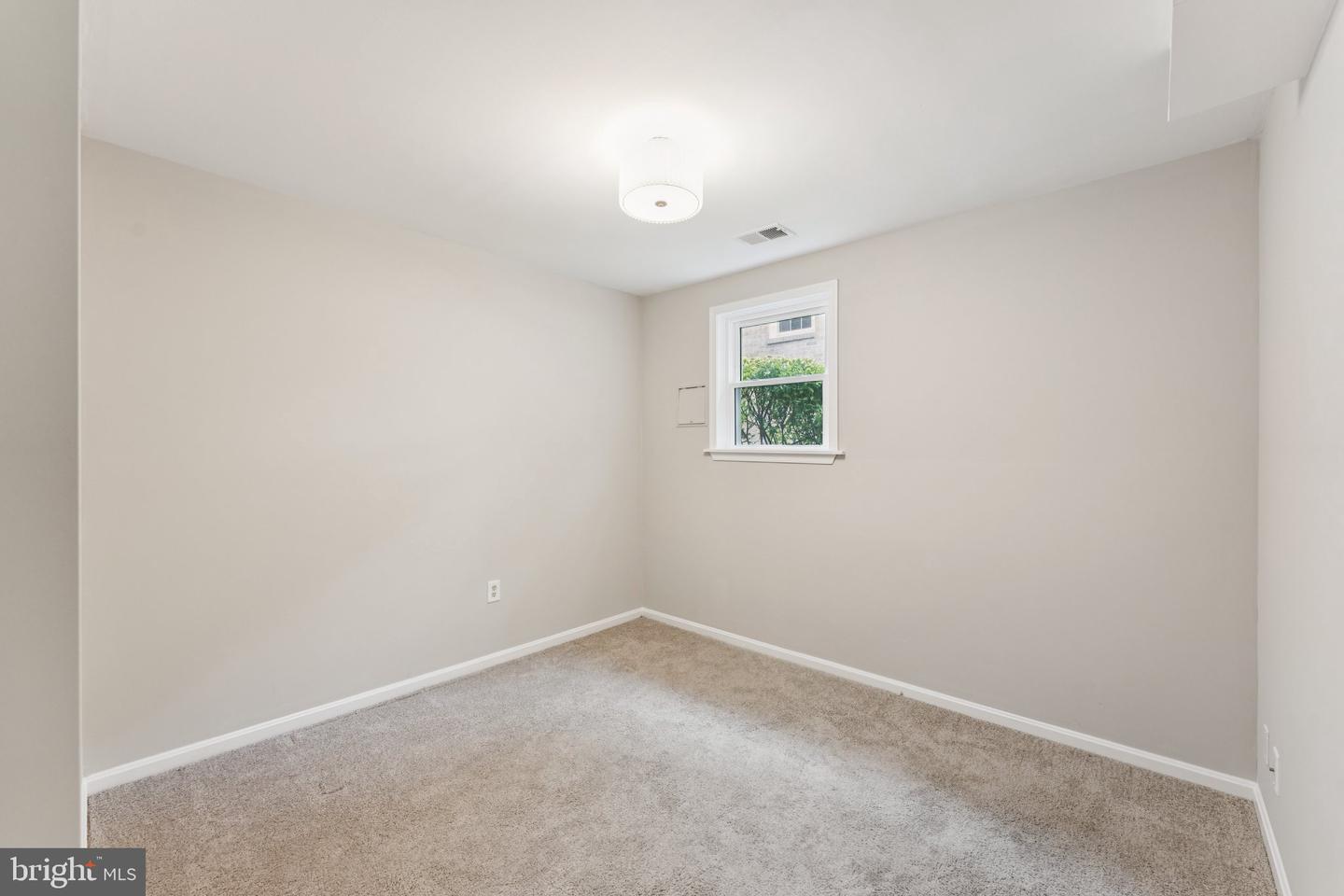 3836 BRIGHTON CT, ALEXANDRIA, Virginia 22305, 4 Bedrooms Bedrooms, ,2 BathroomsBathrooms,Residential,For sale,3836 BRIGHTON CT,VAAX2048382 MLS # VAAX2048382