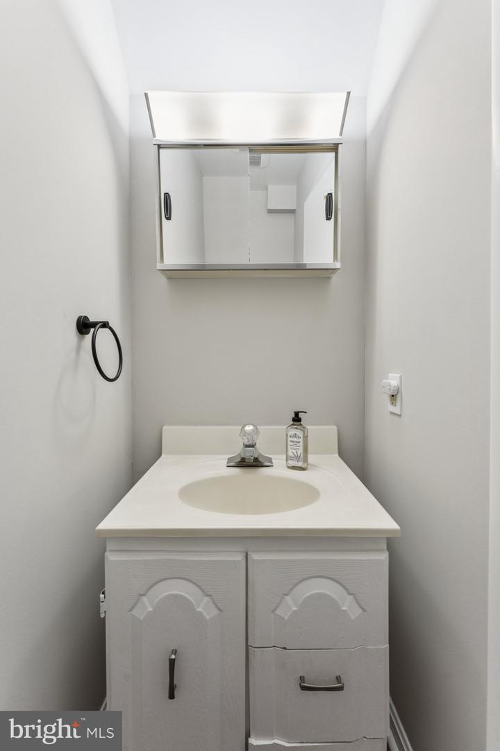 3836 BRIGHTON CT, ALEXANDRIA, Virginia 22305, 4 Bedrooms Bedrooms, ,2 BathroomsBathrooms,Residential,For sale,3836 BRIGHTON CT,VAAX2048382 MLS # VAAX2048382