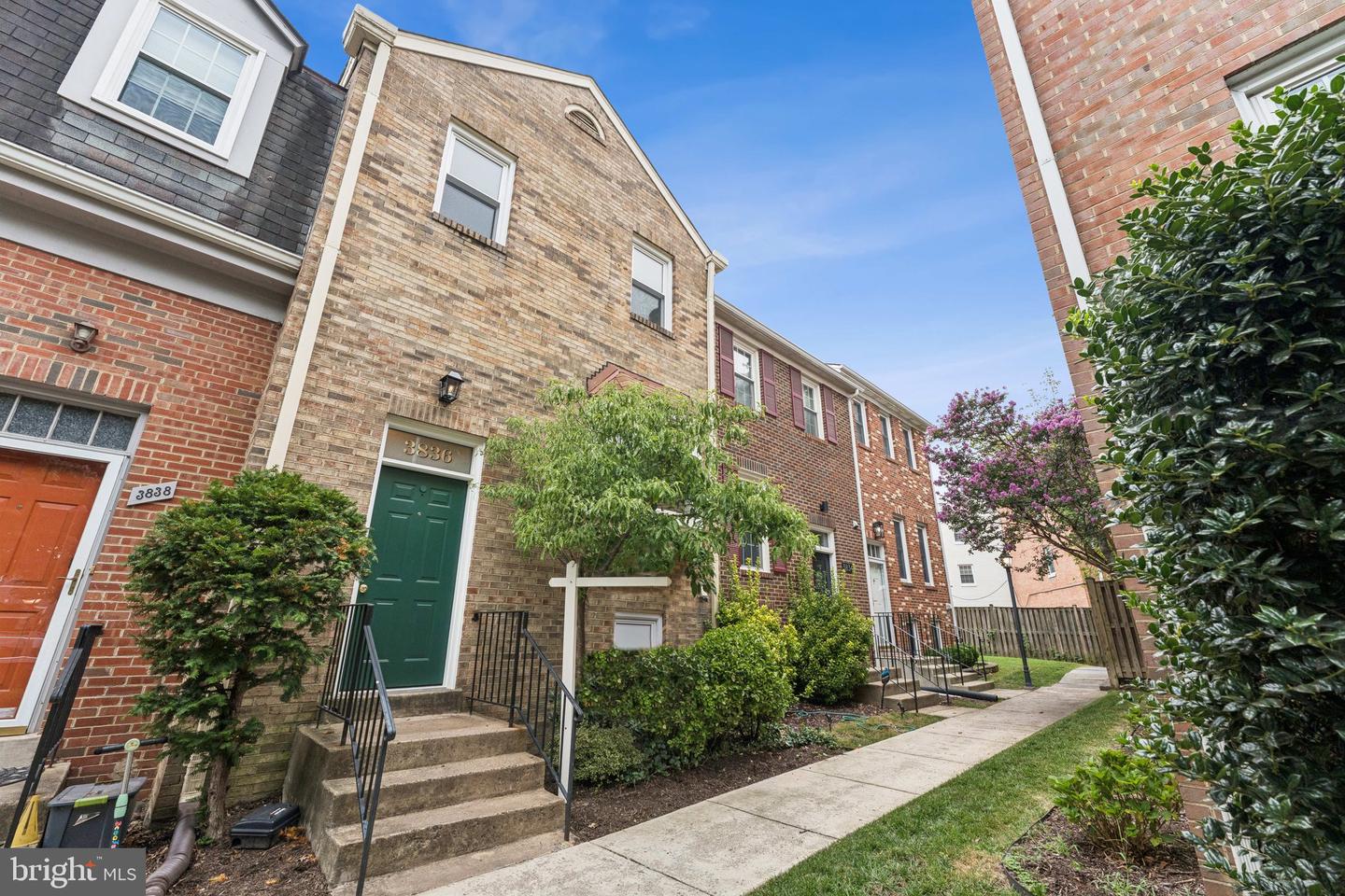 3836 BRIGHTON CT, ALEXANDRIA, Virginia 22305, 4 Bedrooms Bedrooms, ,2 BathroomsBathrooms,Residential,For sale,3836 BRIGHTON CT,VAAX2048382 MLS # VAAX2048382