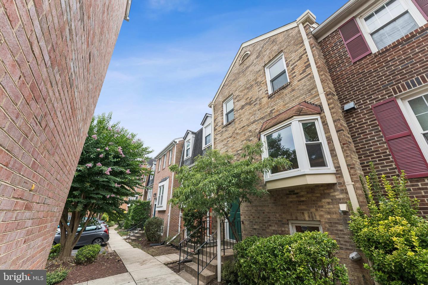 3836 BRIGHTON CT, ALEXANDRIA, Virginia 22305, 4 Bedrooms Bedrooms, ,2 BathroomsBathrooms,Residential,For sale,3836 BRIGHTON CT,VAAX2048382 MLS # VAAX2048382