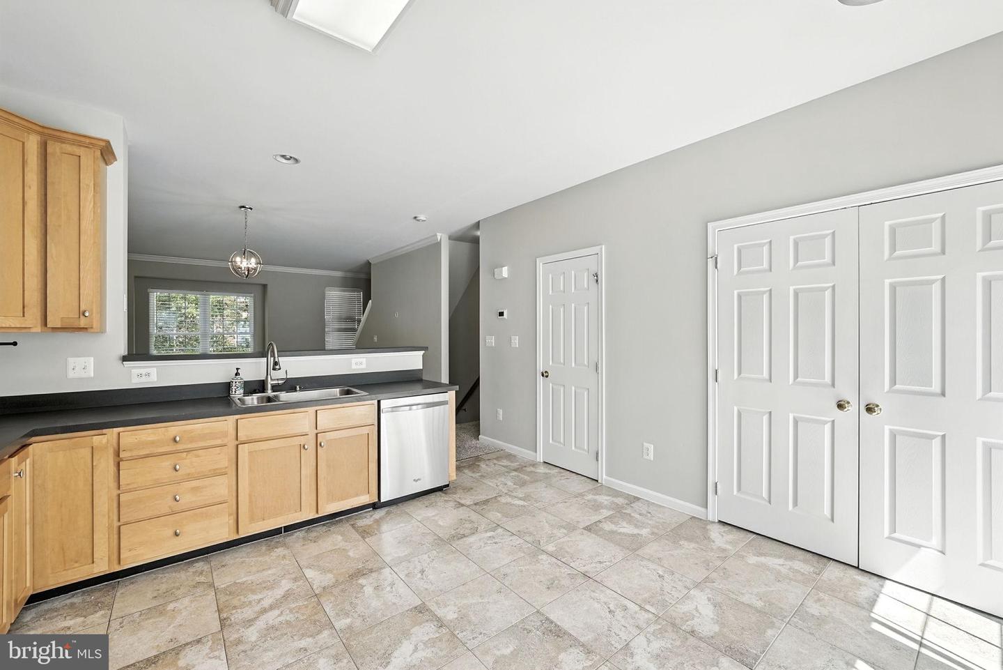 42768 KEARNEY TER, CHANTILLY, Virginia 20152, 3 Bedrooms Bedrooms, 7 Rooms Rooms,3 BathroomsBathrooms,Residential,For sale,42768 KEARNEY TER,VALO2105260 MLS # VALO2105260