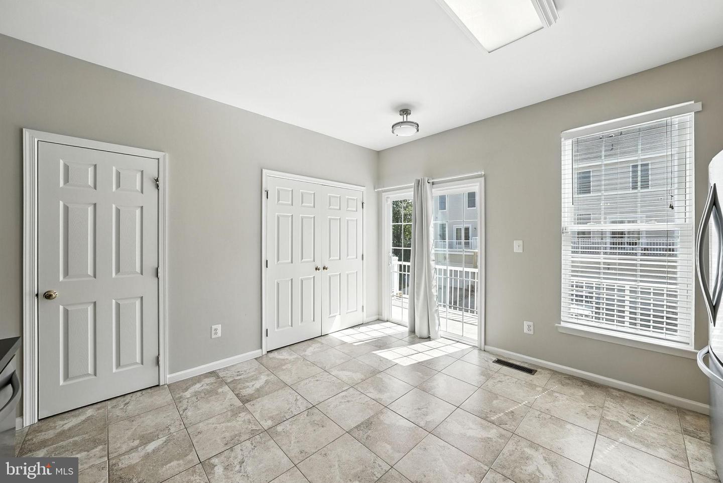 42768 KEARNEY TER, CHANTILLY, Virginia 20152, 3 Bedrooms Bedrooms, 7 Rooms Rooms,3 BathroomsBathrooms,Residential,For sale,42768 KEARNEY TER,VALO2105260 MLS # VALO2105260