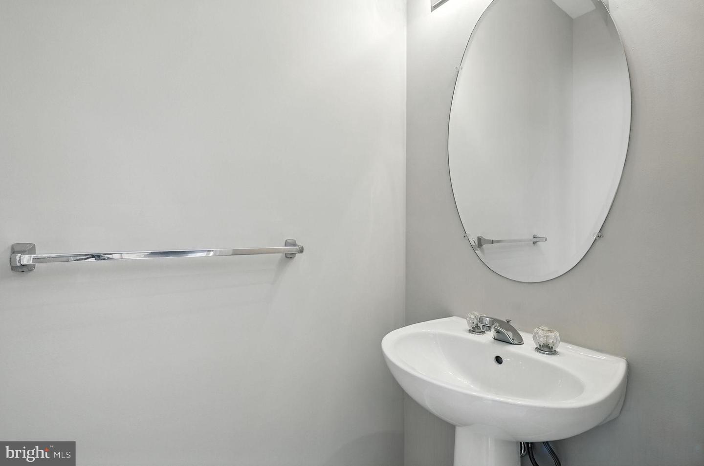 42768 KEARNEY TER, CHANTILLY, Virginia 20152, 3 Bedrooms Bedrooms, 7 Rooms Rooms,3 BathroomsBathrooms,Residential,For sale,42768 KEARNEY TER,VALO2105260 MLS # VALO2105260