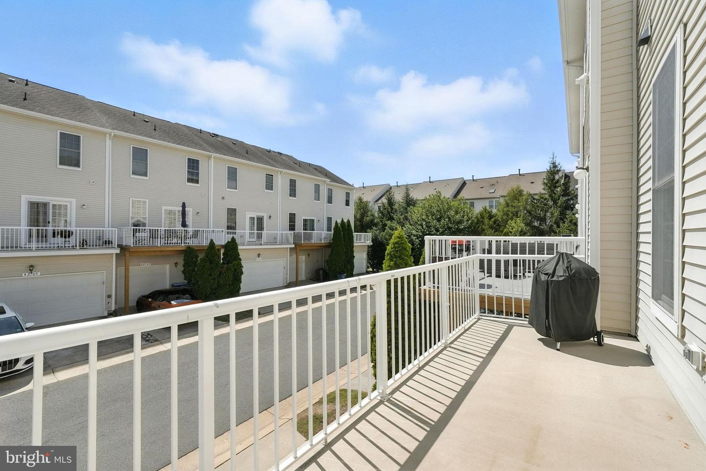 42768 KEARNEY TER, CHANTILLY, Virginia 20152, 3 Bedrooms Bedrooms, 7 Rooms Rooms,3 BathroomsBathrooms,Residential,For sale,42768 KEARNEY TER,VALO2105260 MLS # VALO2105260