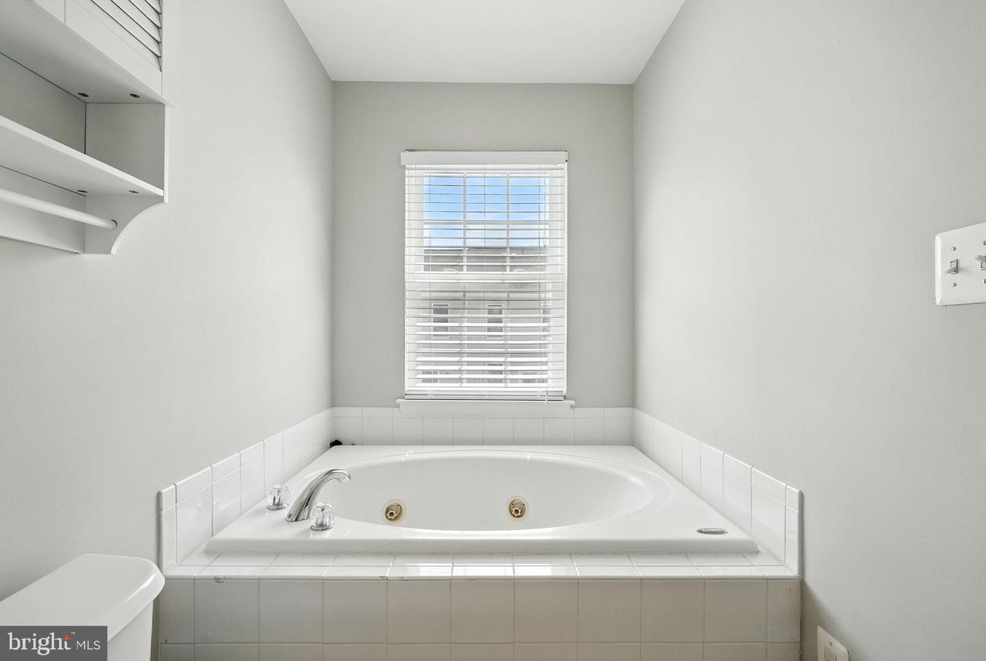 42768 KEARNEY TER, CHANTILLY, Virginia 20152, 3 Bedrooms Bedrooms, 7 Rooms Rooms,3 BathroomsBathrooms,Residential,For sale,42768 KEARNEY TER,VALO2105260 MLS # VALO2105260