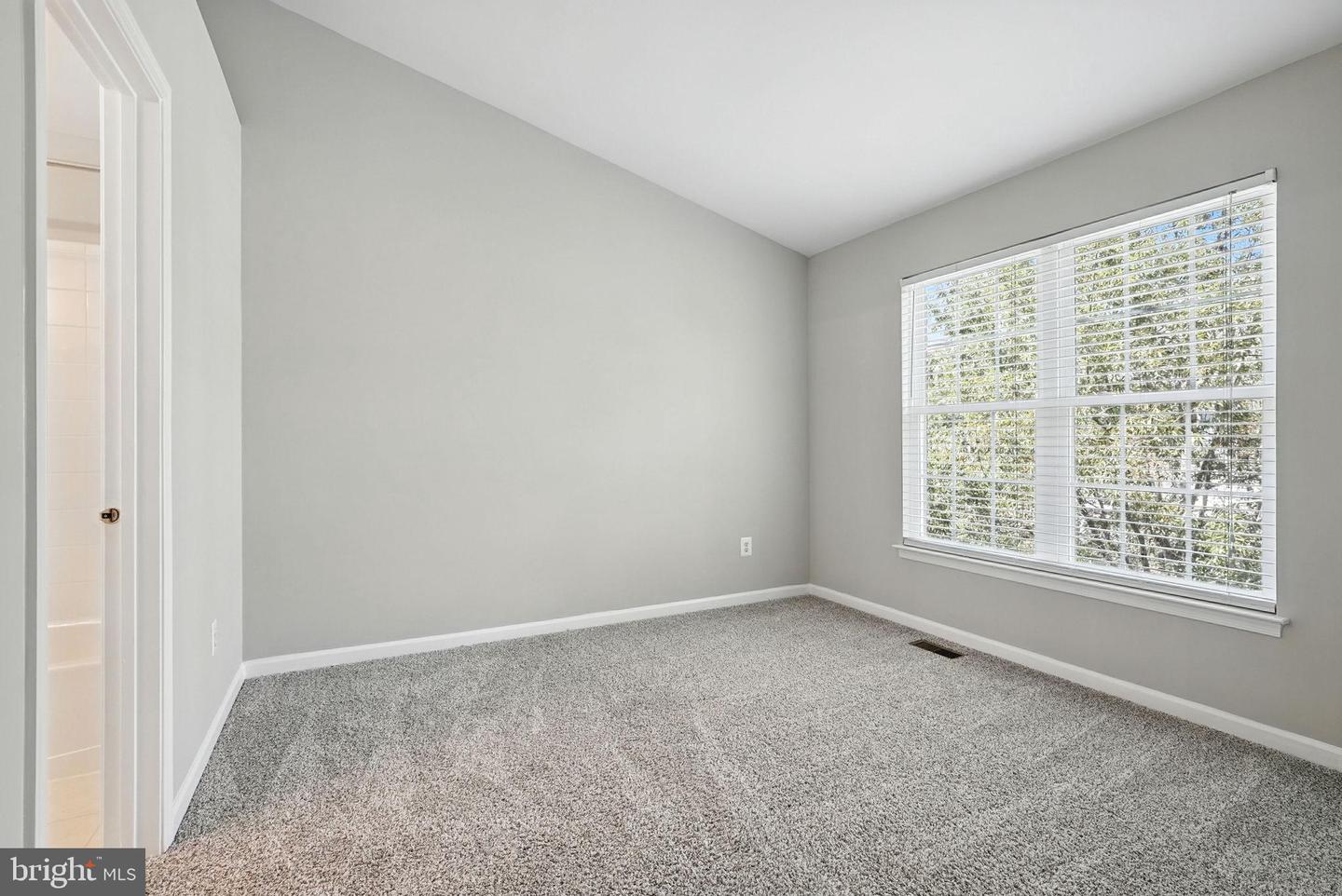 42768 KEARNEY TER, CHANTILLY, Virginia 20152, 3 Bedrooms Bedrooms, 7 Rooms Rooms,3 BathroomsBathrooms,Residential,For sale,42768 KEARNEY TER,VALO2105260 MLS # VALO2105260